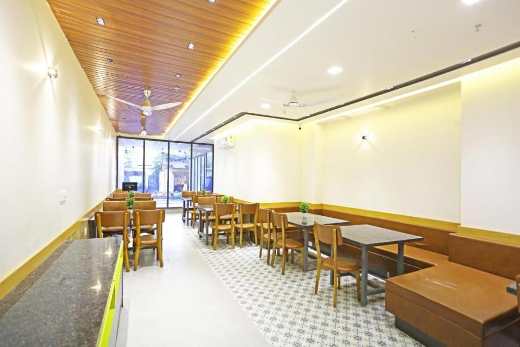 ניו דלהי Hotel Almora Sky Near By Delhi International Airport With - Free Airport Pickup And Drop מראה חיצוני תמונה