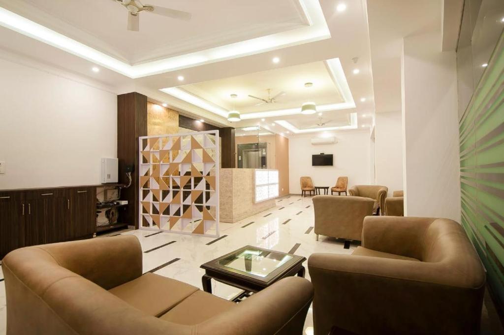 ניו דלהי Hotel Almora Sky Near By Delhi International Airport With - Free Airport Pickup And Drop מראה חיצוני תמונה