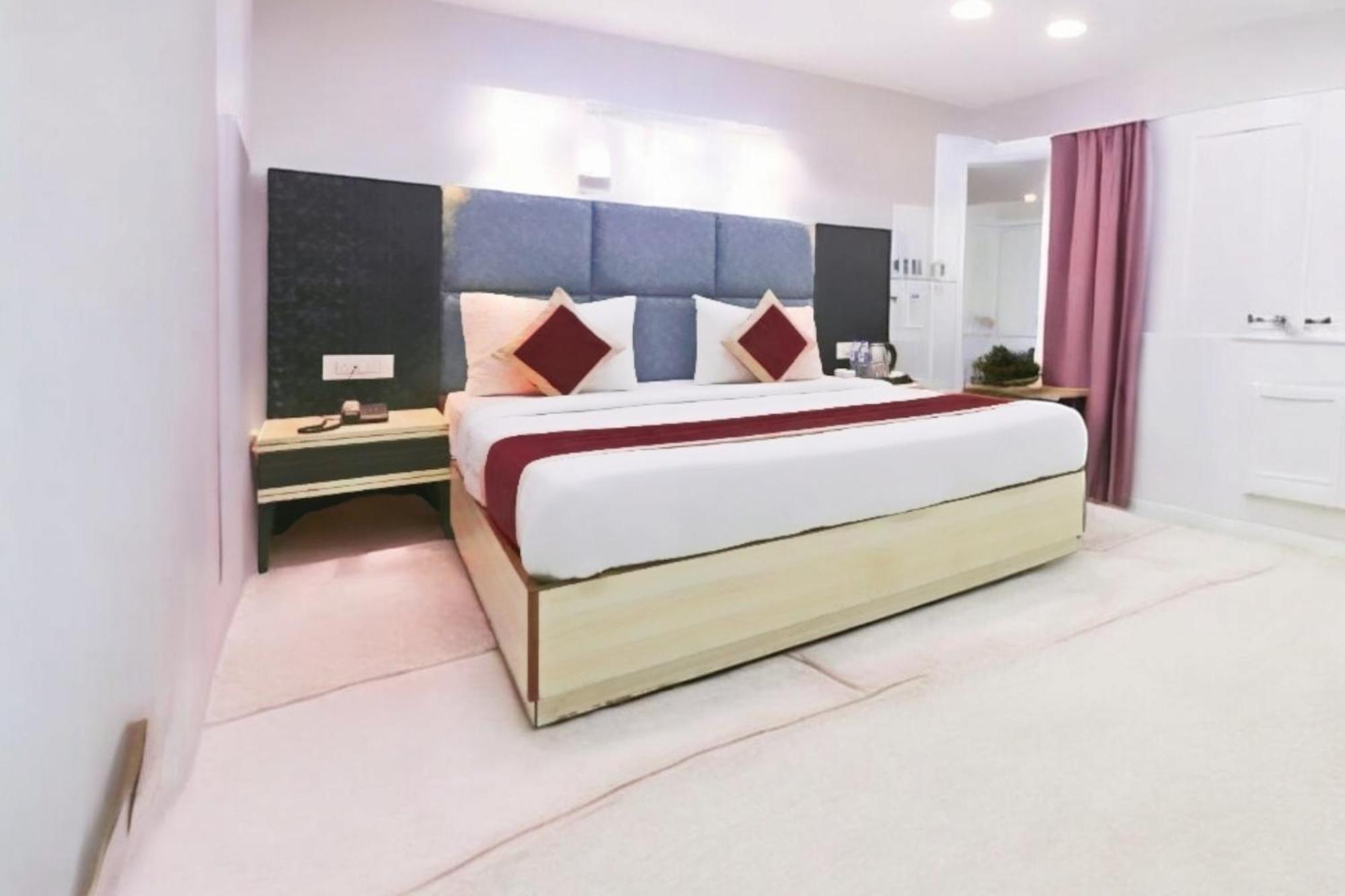 ניו דלהי Hotel Almora Sky Near By Delhi International Airport With - Free Airport Pickup And Drop מראה חיצוני תמונה