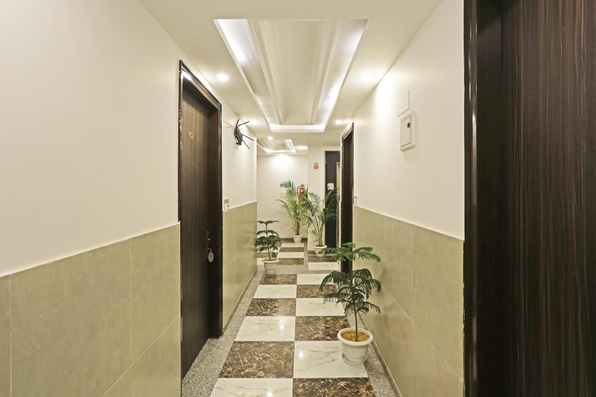 ניו דלהי Hotel Almora Sky Near By Delhi International Airport With - Free Airport Pickup And Drop מראה חיצוני תמונה