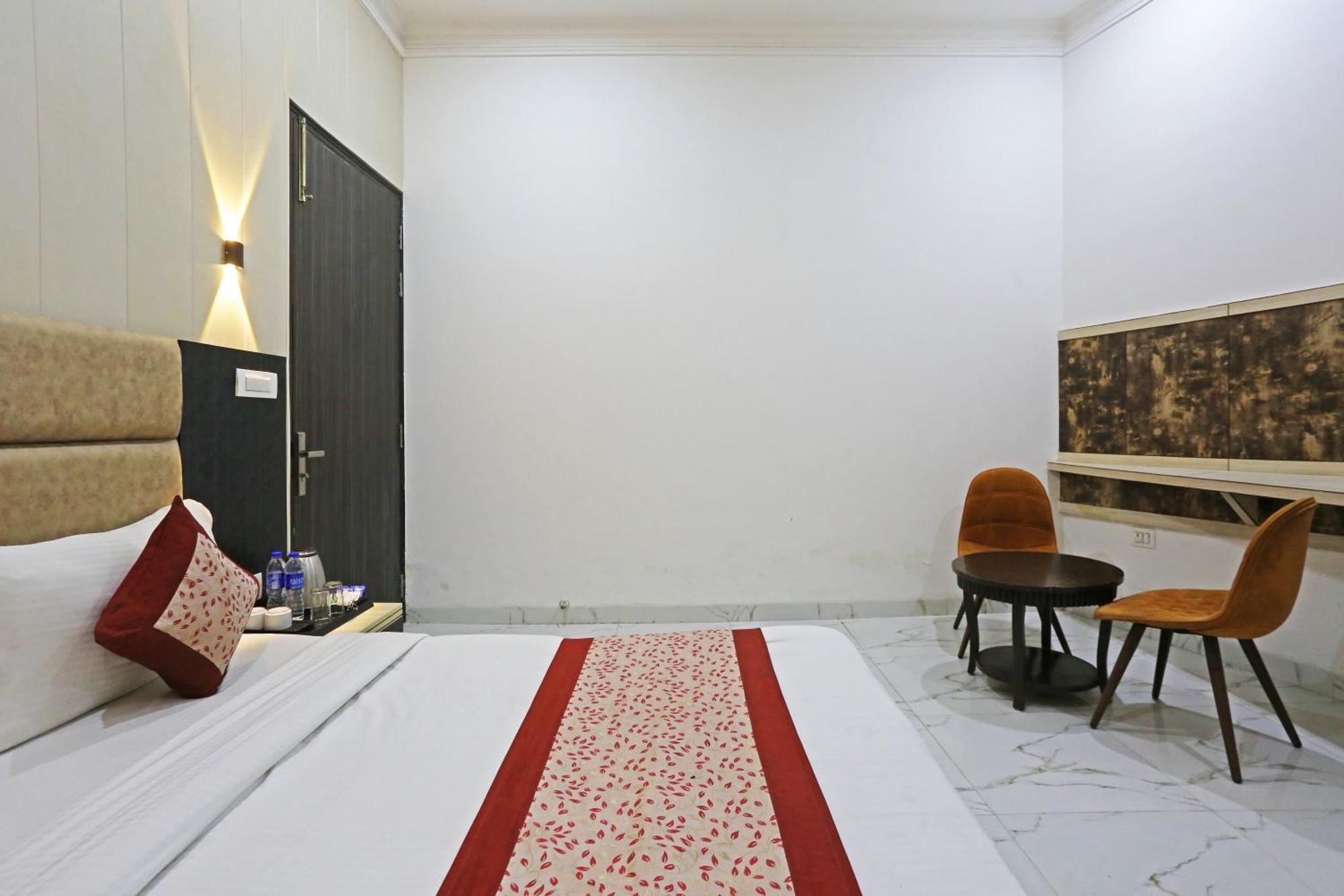 ניו דלהי Hotel Almora Sky Near By Delhi International Airport With - Free Airport Pickup And Drop מראה חיצוני תמונה