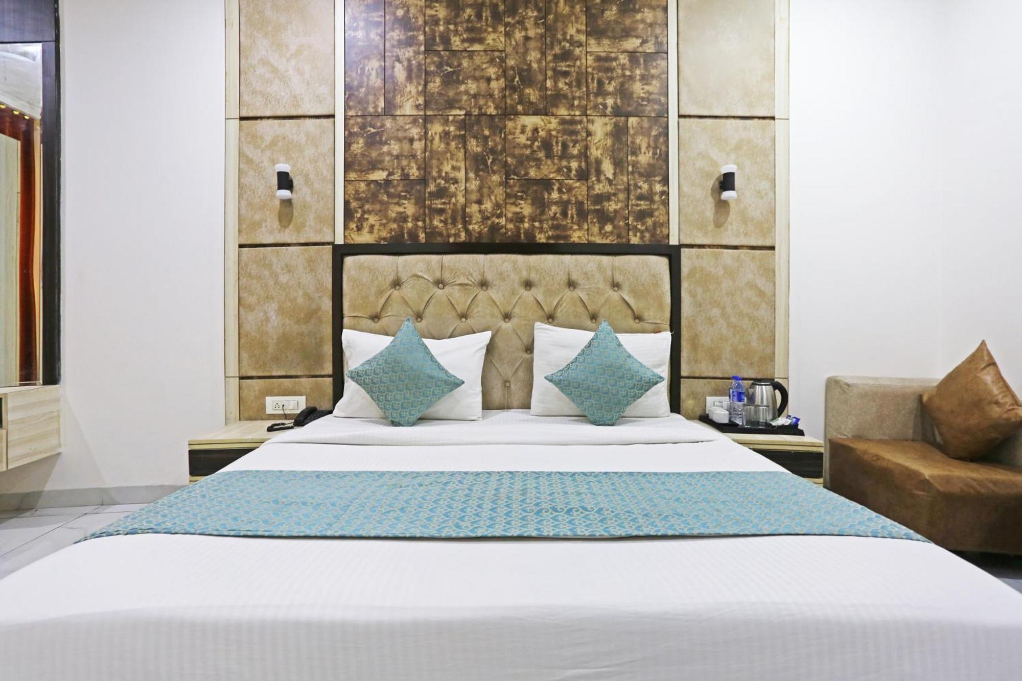 ניו דלהי Hotel Almora Sky Near By Delhi International Airport With - Free Airport Pickup And Drop מראה חיצוני תמונה
