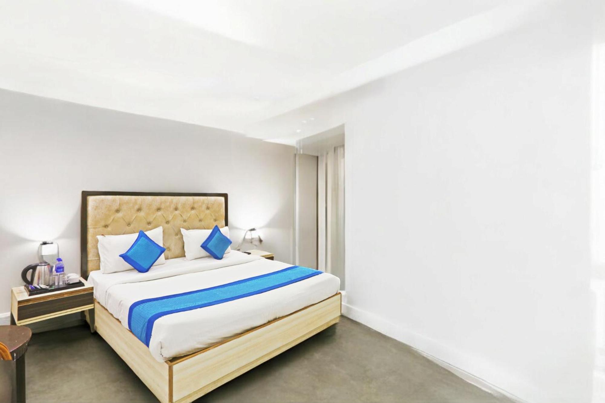 ניו דלהי Hotel Almora Sky Near By Delhi International Airport With - Free Airport Pickup And Drop מראה חיצוני תמונה